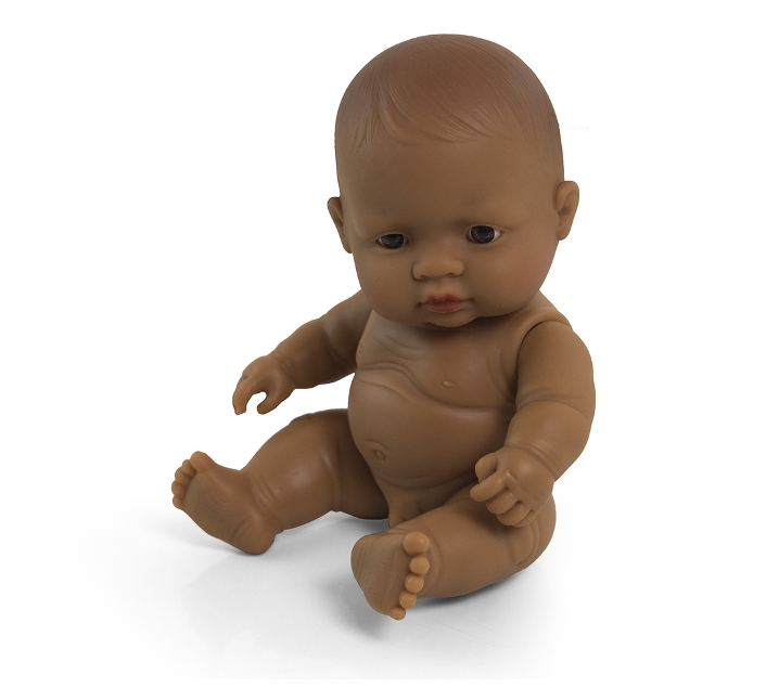 muñeco bebé sexuado latinoamericano 21 cm.