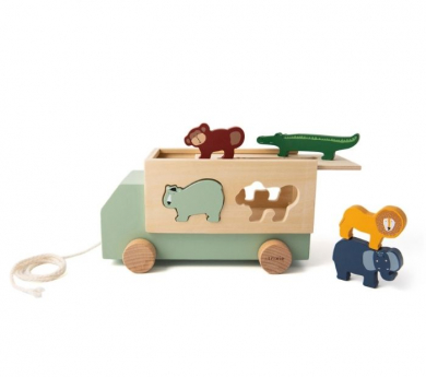 Camión de madera con animales encajables