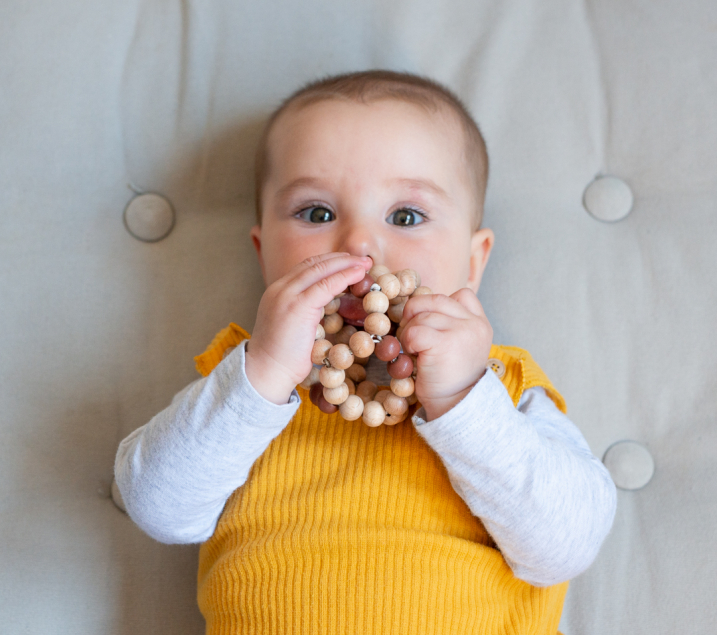 Bola de perlas de madera para bebé
