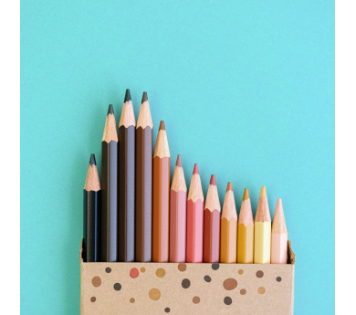 Estuche metálico de 24 lápices de colores