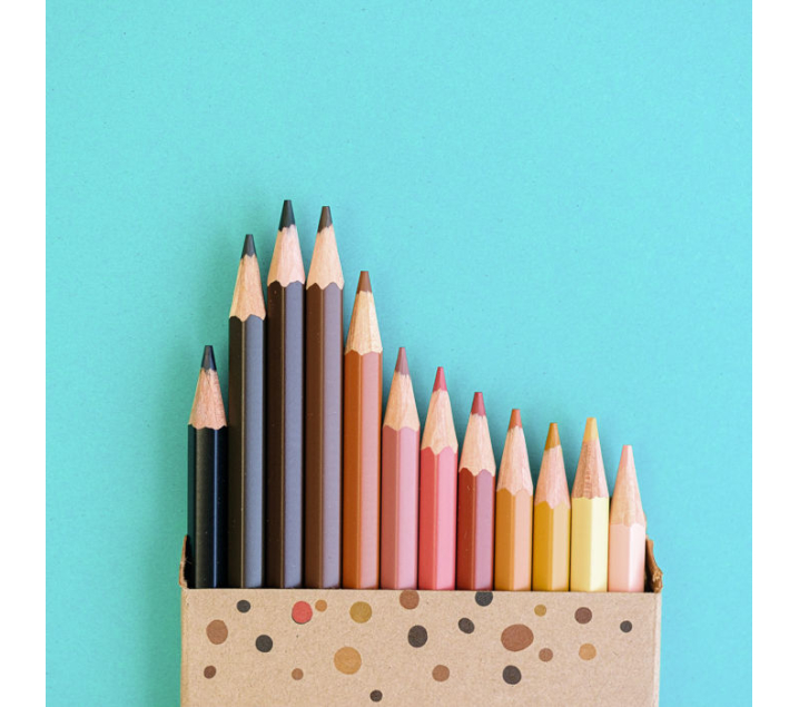 Estuche metálico de 24 lápices de colores