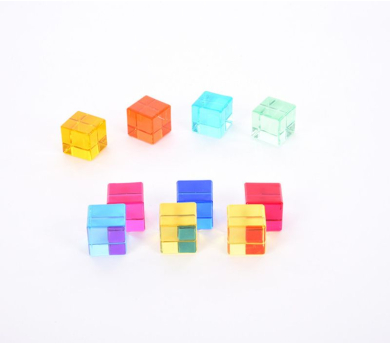 Cubos cristalinos de colores